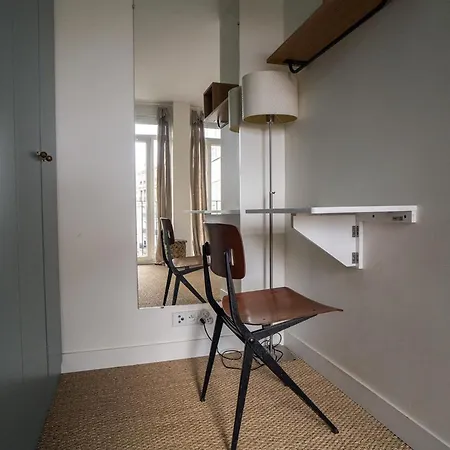 Spacious With View Of The Eiffel Tower Apartman *