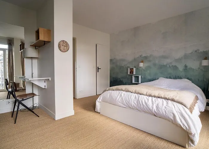 Spacious With View Of The Eiffel Tower Apartman Párizs