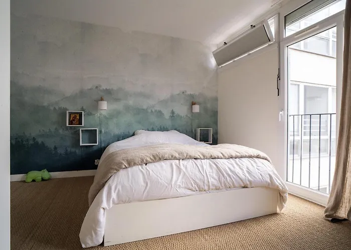 Apartman Spacious With View Of The Eiffel Tower *